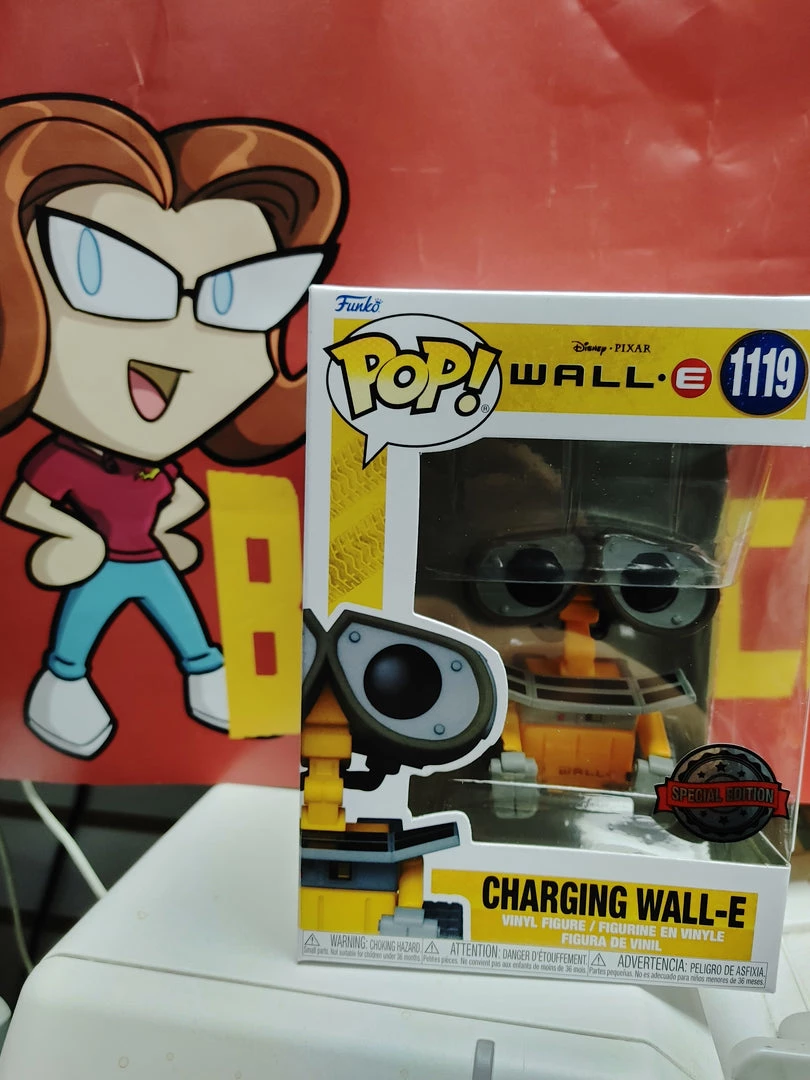 Funko Disney Wall-E - Wall-E (Charging) Exclusive POP! Vinyl Figure 3 Funko Disney Wall-E - Wall-E (Charging) Exclusive POP! Vinyl Figure